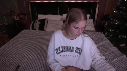 Snapshot of alinalemon chatting on January 2026 05:37:01 PM Alina online show from January 2026 05:37:01 PM