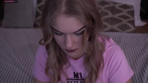 Snapshot of alinalemon chatting on February 2026 01:05:02 PM Alina online show from February 2026 01:05:02 PM