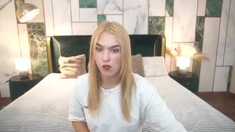 Snapshot of alinalemon chatting on July 2026 12:23:01 PM Alina online show from July 2026 12:23:01 PM