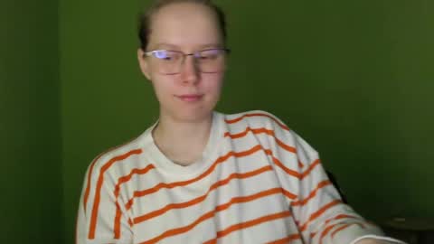 alinasei online show from May 2026 01:08:01 PM