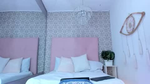 AlinaSimmons online show from March 2026 07:17:01 PM