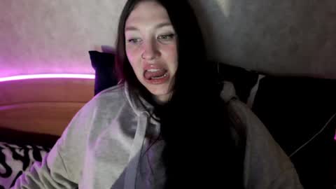 alisaadoll online show from May 2026 01:41:01 PM