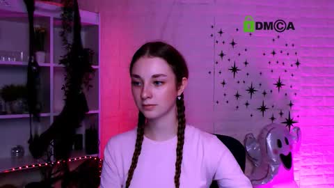 Alisa online show from October 2025 01:01:02 PM