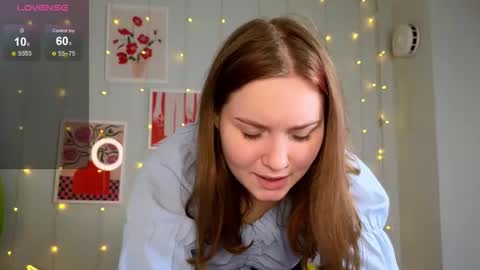 Snapshot of alisecutie chatting on October 2025 03:23:02 AM alisecutie online show from October 2025 03:23:02 AM