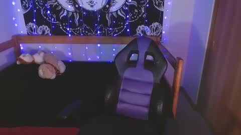 Snapshot of alisha17love chatting on November 2025 01:39:01 PM alisha17love online show from November 2025 01:39:01 PM