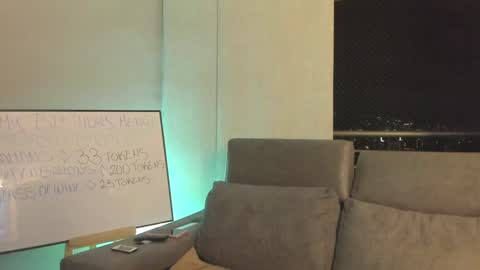 Andrea online show from January 2025 05:05:01 AM