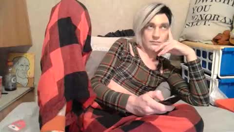 Snapshot of alishaluv chatting on May 2026 02:40:01 AM Alisha online show from May 2026 02:40:01 AM