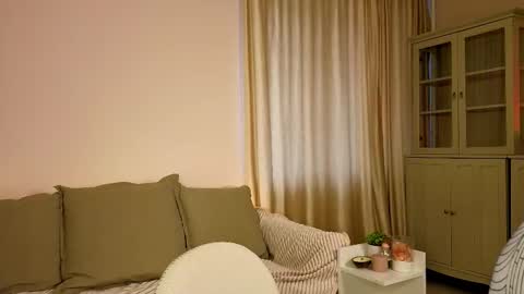 Alisia online show from November 2025 08:31:02 AM