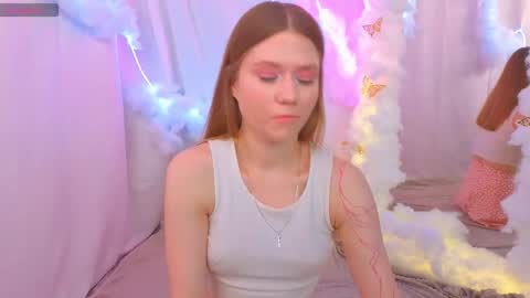 Snapshot of alisia_spinnet chatting on October 2025 08:45:01 AM Alisia online show from October 2025 08:45:01 AM