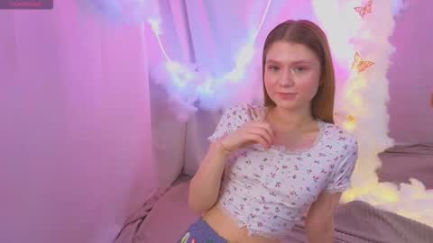 Snapshot of alisia_spinnet chatting on October 2025 11:21:02 AM Alisia online show from October 2025 11:21:02 AM