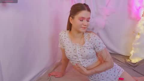 Snapshot of alisia_spinnet chatting on October 2025 04:30:01 PM Alisia online show from October 2025 04:30:01 PM