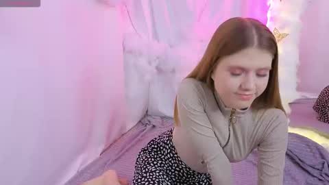 Snapshot of alisia_spinnet chatting on October 2025 03:45:02 PM Alisia online show from October 2025 03:45:02 PM