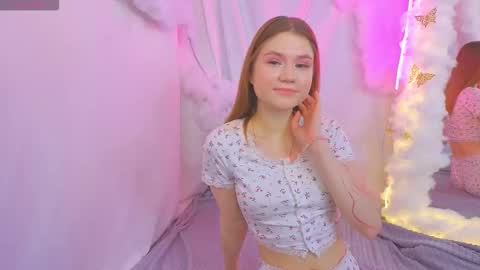 Snapshot of alisia_spinnet chatting on October 2025 03:30:02 PM Alisia online show from October 2025 03:30:02 PM