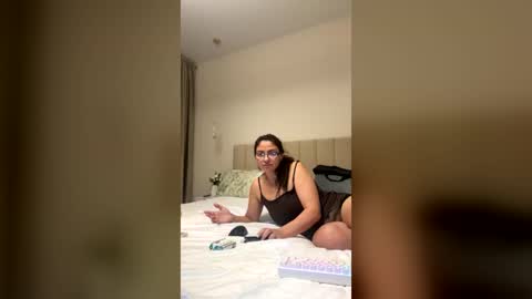 Alicia online show from June 2026 07:05:01 PM