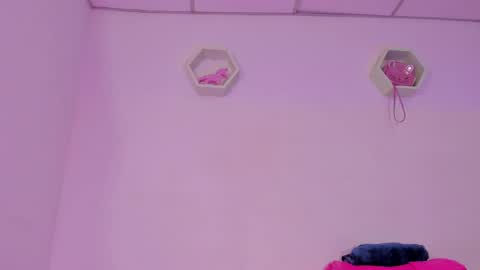 Alisia online show from January 2025 03:58:01 PM