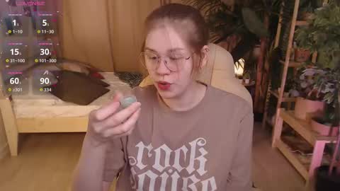 Snapshot of alison_doody chatting on February 2026 07:48:01 AM Alison online show from February 2026 07:48:01 AM