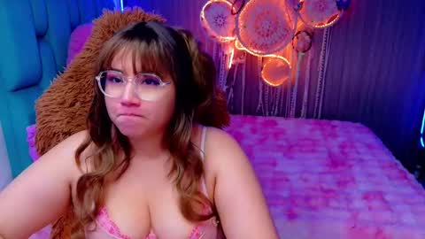 Snapshot of alison_gamer chatting on November 2025 05:02:01 PM Alison online show from November 2025 05:02:01 PM