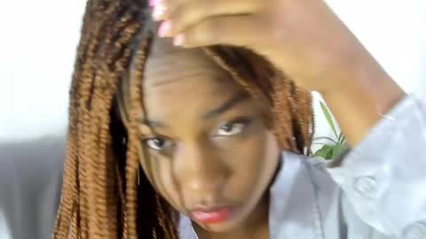 Snapshot of alison_ker chatting on September 2025 08:57:01 AM Sofias house online show from September 2025 08:57:01 AM