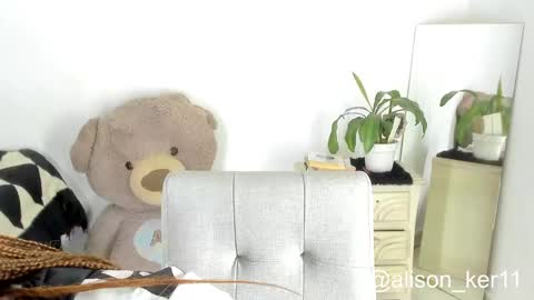 Snapshot of alison_ker chatting on October 2025 09:59:02 AM Sofias house online show from October 2025 09:59:02 AM