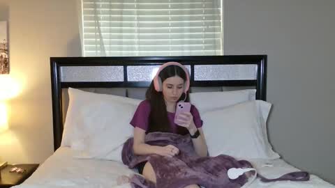 Snapshot of alisonfieldsxo chatting on March 2026 08:36:01 PM Alison Fields online show from March 2026 08:36:01 PM