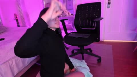 Alison Fishert online show from January 2025 02:59:01 PM