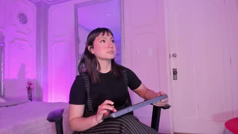 Alison Fishert online show from September 2025 12:49:02 PM