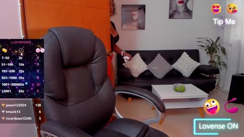 Alisson online show from December 2024 05:18:02 PM