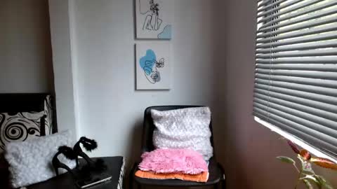 Alisonturbay online show from June 2026 04:01:01 PM