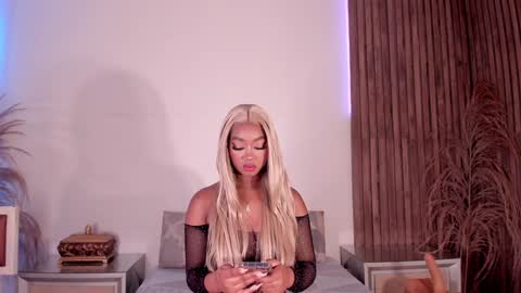 Snapshot of alisoon_moon chatting on February 2025 10:32:02 AM Alison Moon online show from February 2025 10:32:02 AM