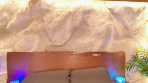 Alison Moon  online show from February 2026 11:41:02 PM