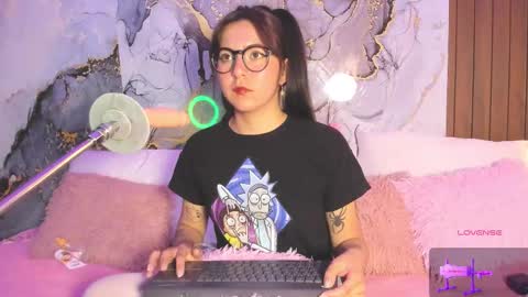 Mia online show from March 2026 08:20:02 PM