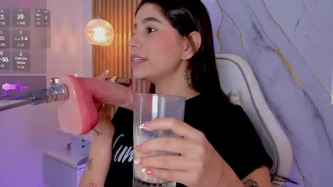 Alissa owens online show from April 2026 01:41:02 PM