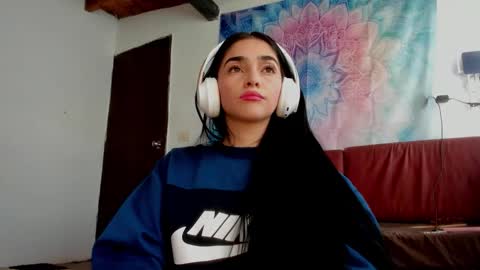 Alisson369  online show from November 2025 04:38:02 PM