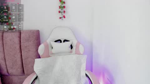 Snapshot of alisson_boobs_ chatting on May 2026 11:01:01 PM Alisson online show from May 2026 11:01:01 PM
