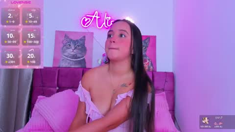 Alisson  online show from May 2026 01:52:02 PM