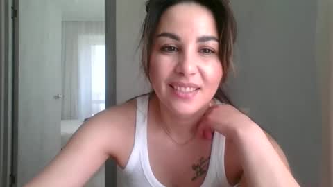 AlisXLovesss online show from April 2026 01:39:02 PM