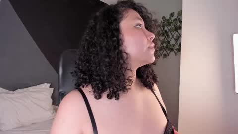 Snapshot of alixon_fiore5 chatting on December 2024 07:10:01 PM alixon online show from December 2024 07:10:01 PM