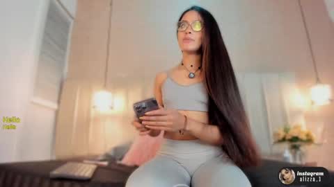 alizza_ online show from November 2025 11:34:02 AM