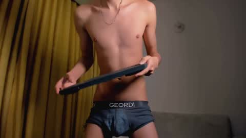 Snapshot of allangil chatting on December 2024 02:25:02 AM Allan online show from December 2024 02:25:02 AM