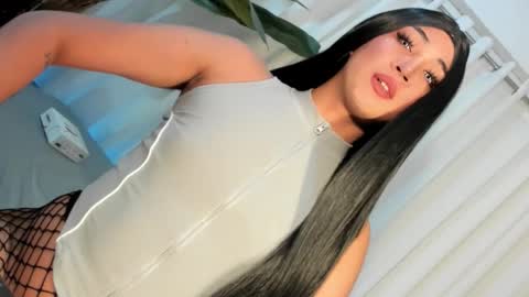 Miss Gia online show from October 2025 01:52:02 PM