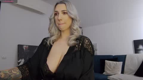 Snapshot of allayah chatting on February 2025 08:55:02 AM A day u didnt smile is a lost day online show from February 2025 08:55:02 AM