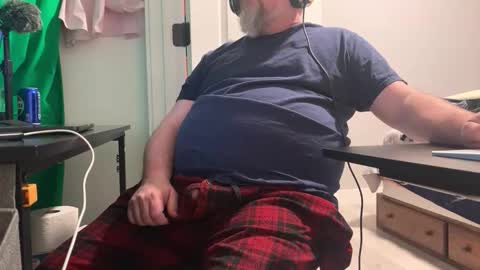 Allergictolove online show from February 2026 12:09:01 AM