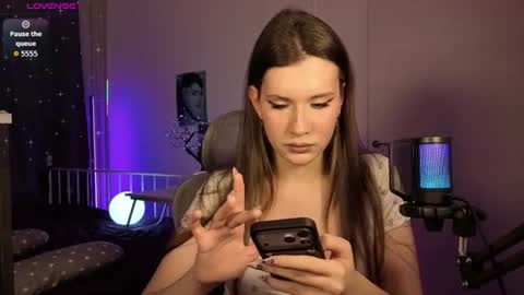 Lory Glory online show from July 2026 07:21:01 PM