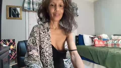 wishlist on bio online show from December 2025 02:06:02 AM