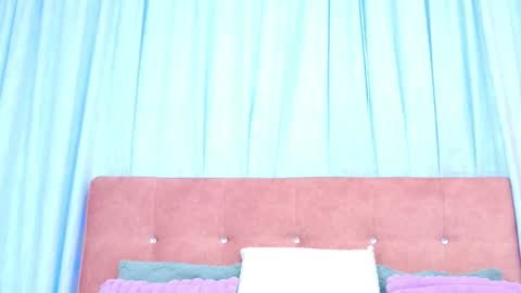 Allicia online show from November 2025 07:23:02 PM