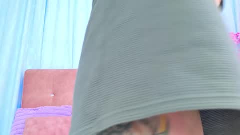 Allicia online show from November 2025 07:27:01 PM