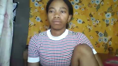 Snapshot of alliciax632770q chatting on April 2026 02:07:02 PM alliciax632770q online show from April 2026 02:07:02 PM