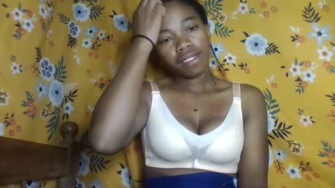 Snapshot of alliciax632770q chatting on May 2026 01:56:01 AM alliciax632770q online show from May 2026 01:56:01 AM