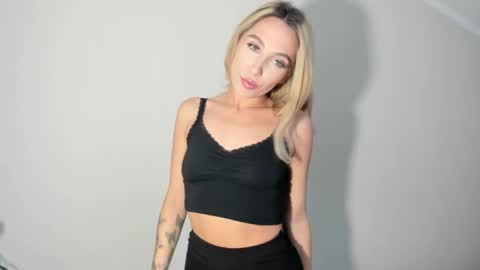 allie405 online show from June 2026 06:48:02 AM
