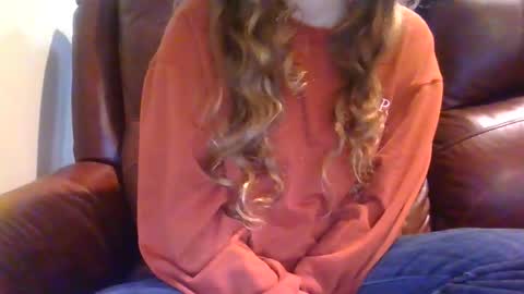 Snapshot of alliebearx chatting on November 2025 01:27:02 AM alliebearx online show from November 2025 01:27:02 AM